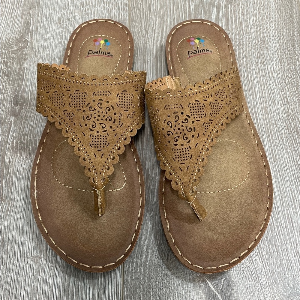 NWOT Palms Brown Perforated Flex Thong Sandals Size 10M